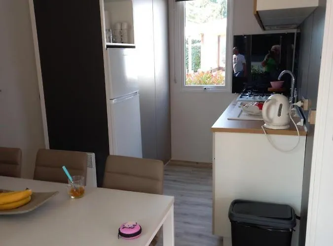 Camping Yukadi Village Le Logis سانت باليه سور مير