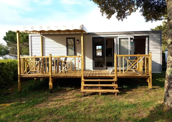 Camping Yukadi Village Le Logis سانت باليه سور مير